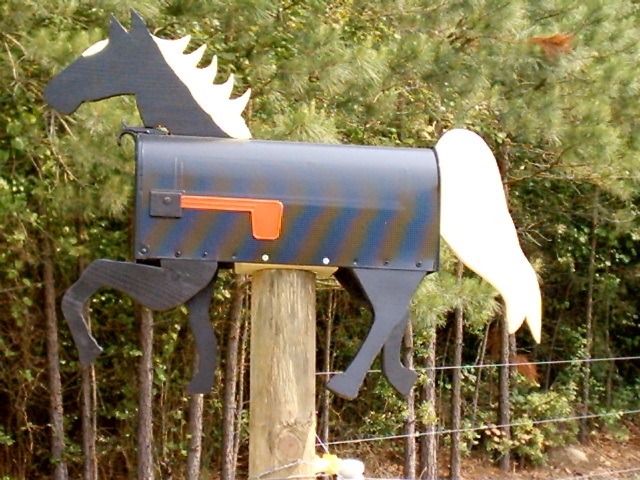 Pleasure horse mailbox