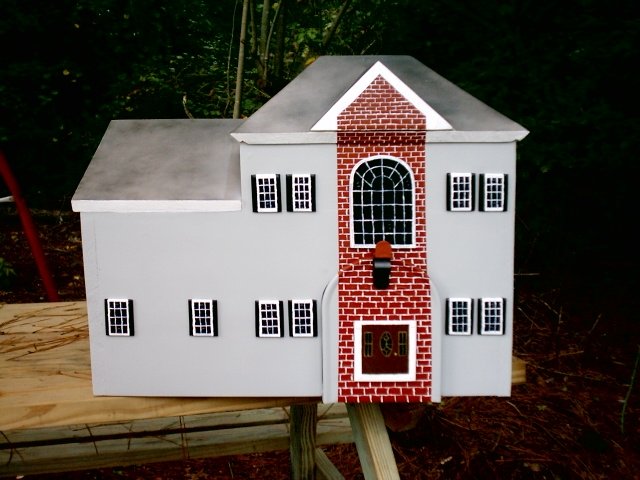 House mailbox, Made to look like your home.